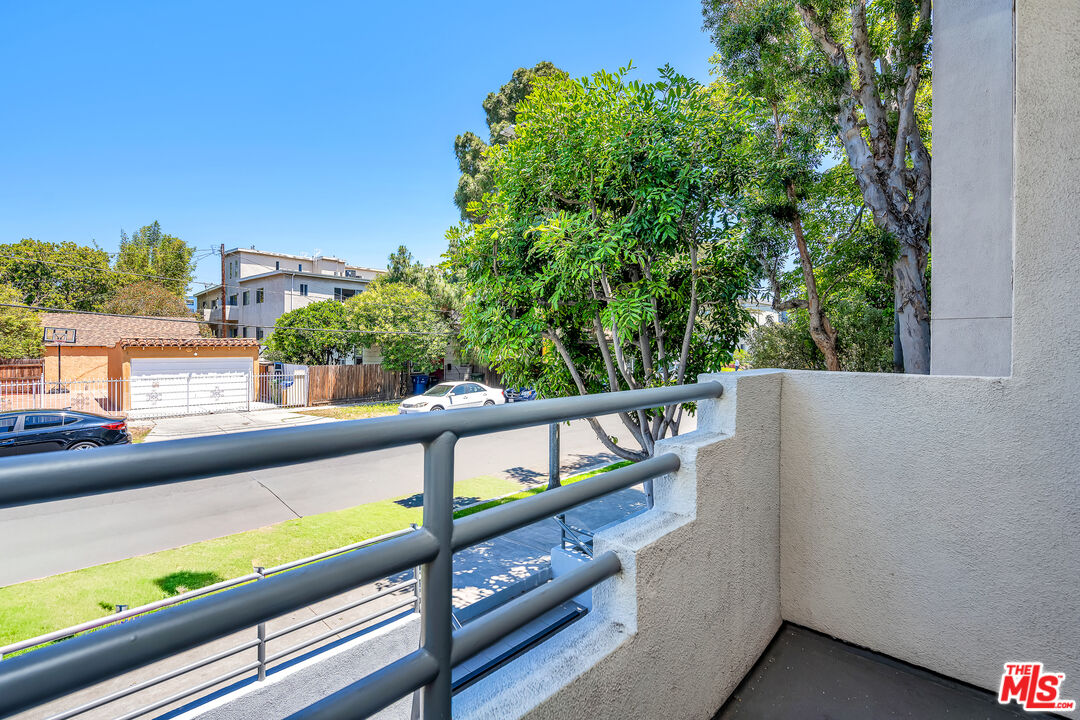 3613 Glendon Ave Unit: 101