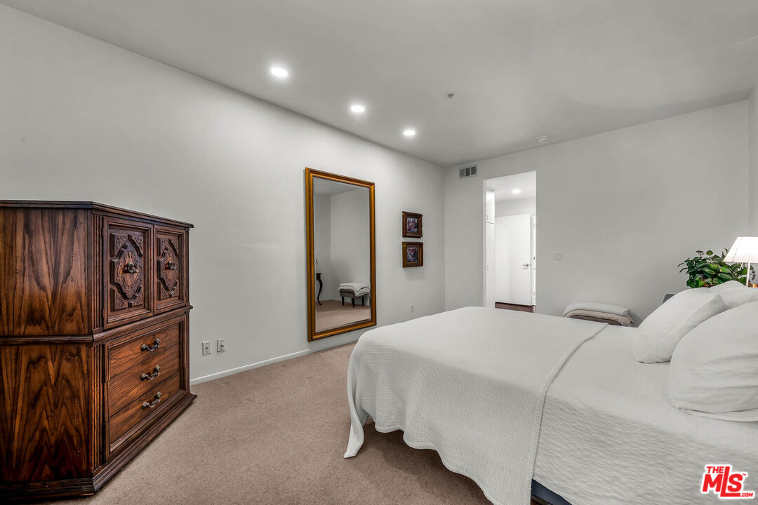 3613 Glendon Ave Unit: 101