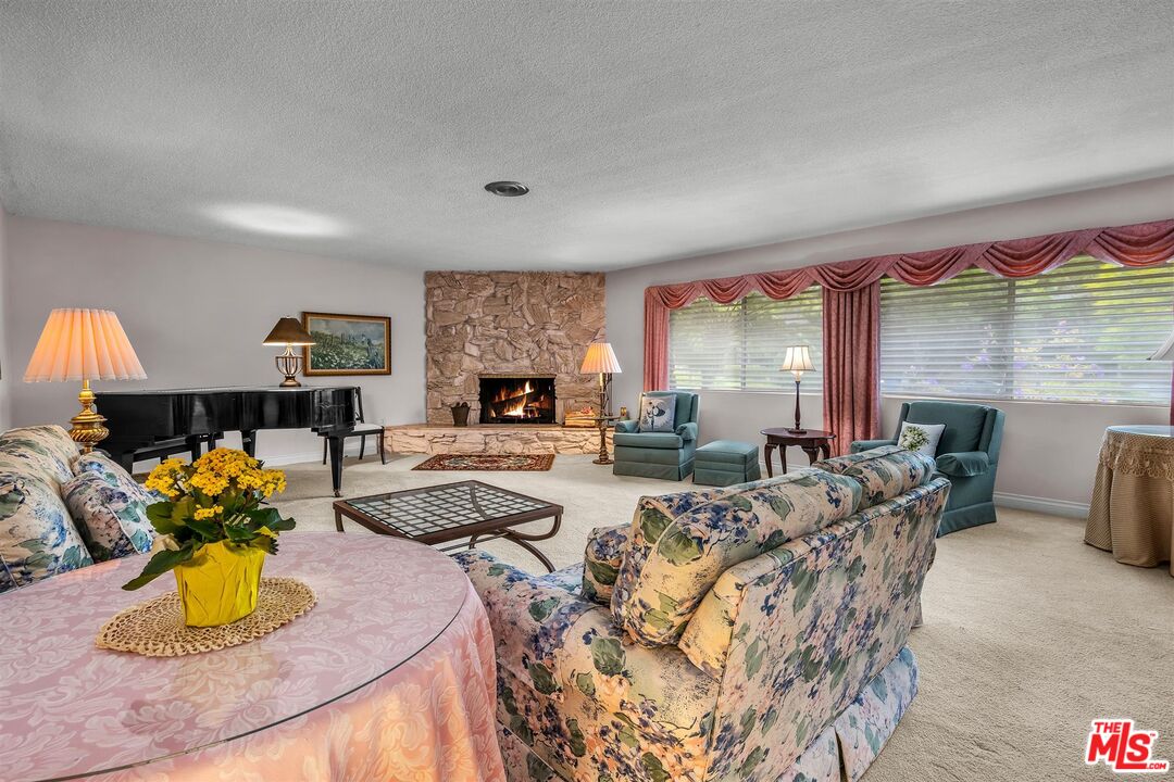 575 E Channel Rd