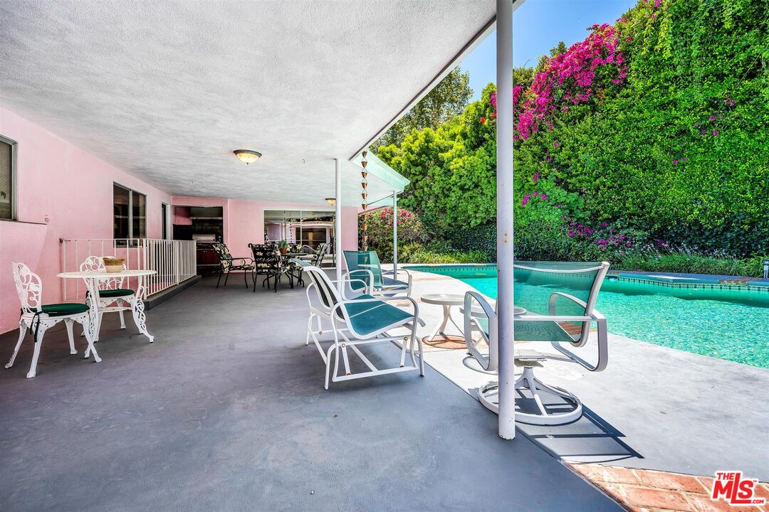 575 E Channel Rd