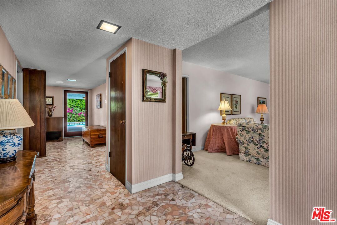 575 E Channel Rd