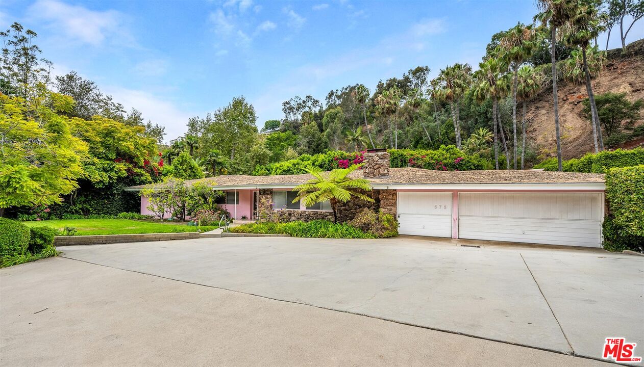575 E Channel Rd