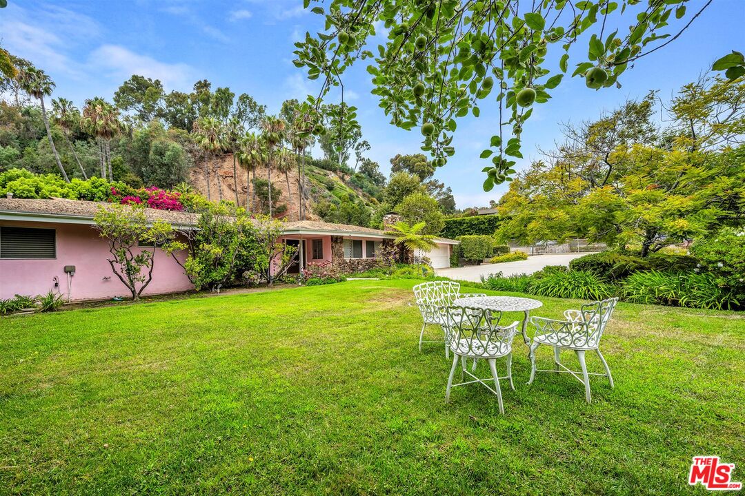 575 E Channel Rd