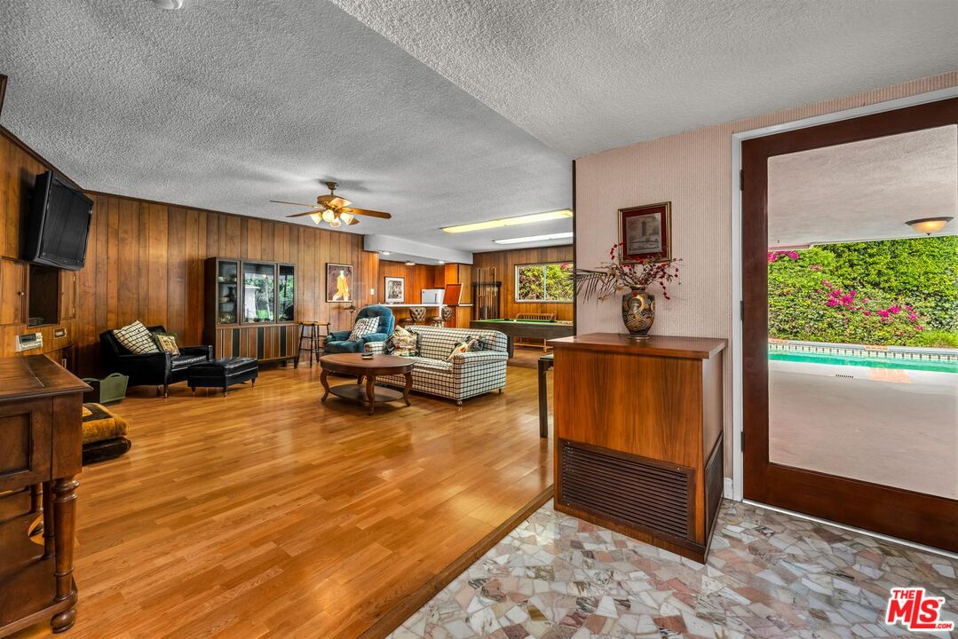 575 E Channel Rd