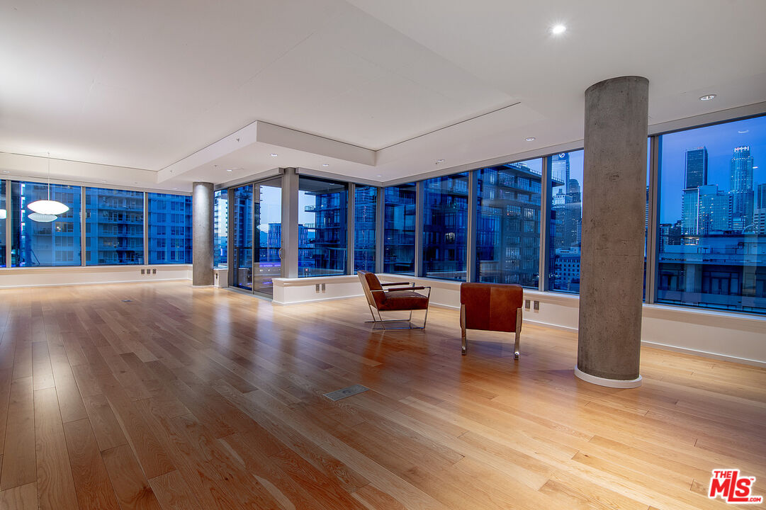 1155 S Grand Ave Unit: 1511