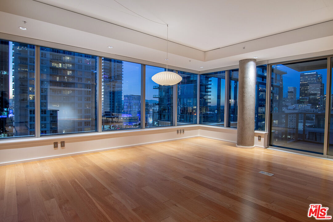 1155 S Grand Ave Unit: 1511