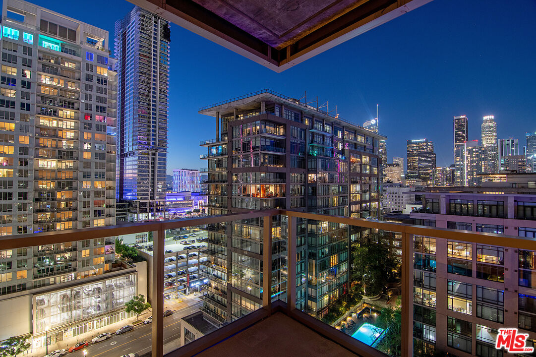 1155 S Grand Ave Unit: 1511