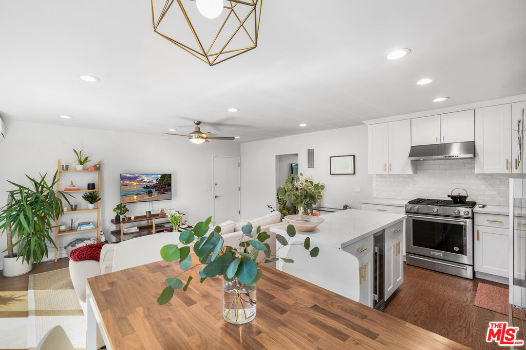 933 11th St Unit: 18