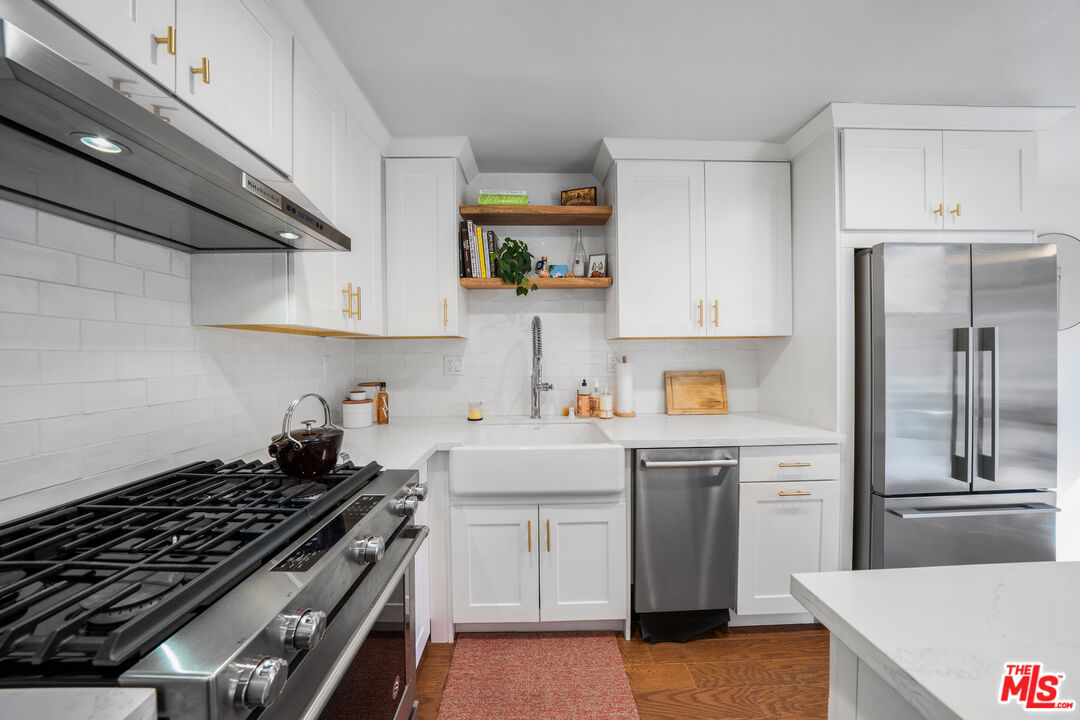 933 11th St Unit: 18