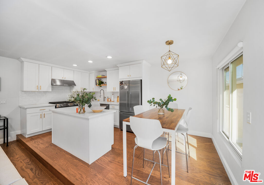 933 11th St Unit: 18