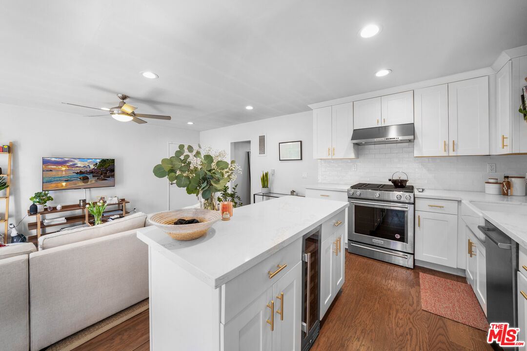 933 11th St Unit: 18