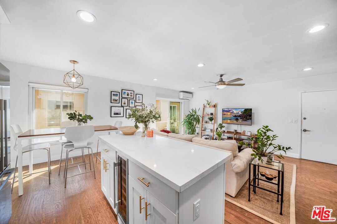 933 11th St Unit: 18