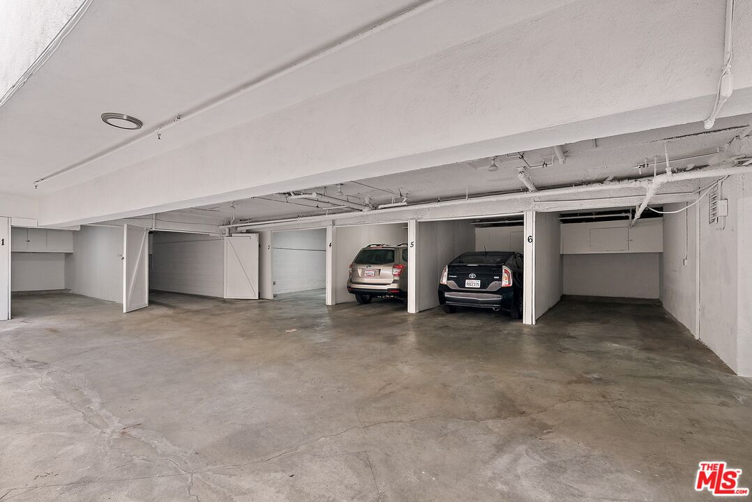 1900 Dracena Dr Unit: 1