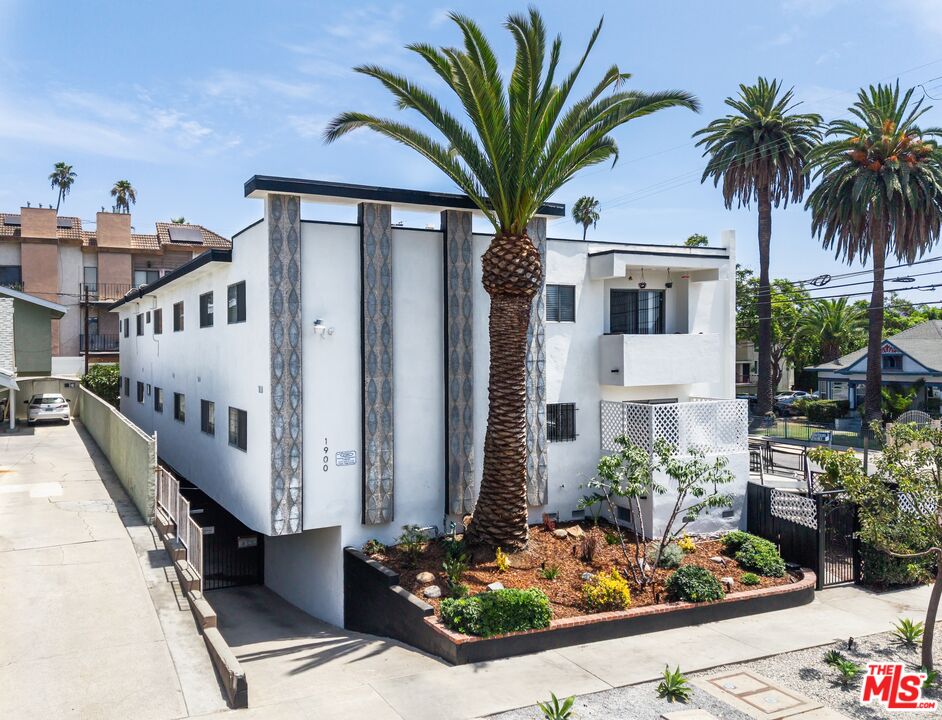 1900 Dracena Dr Unit: 1