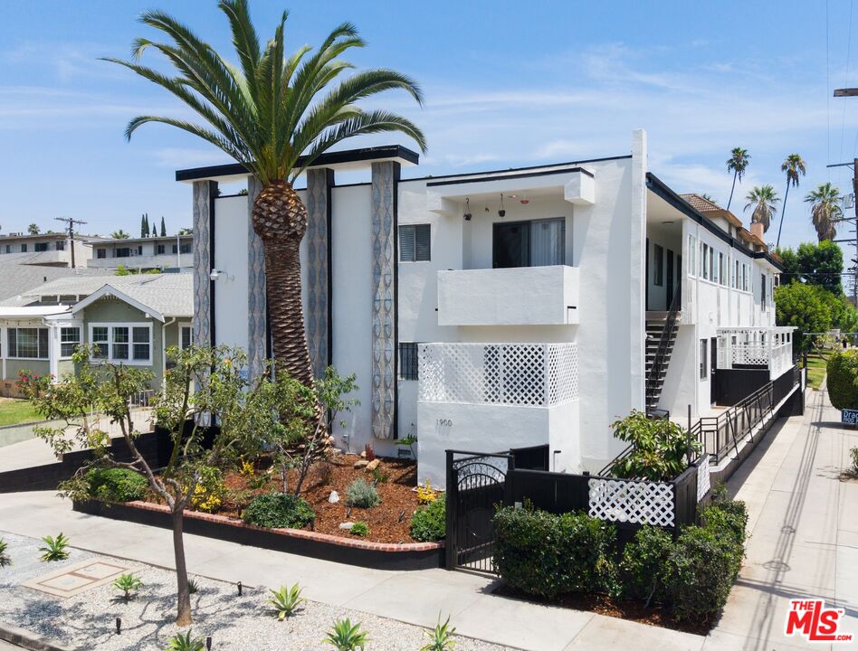 1900 Dracena Dr Unit: 1