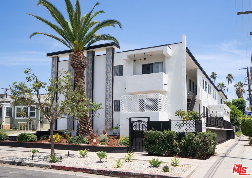 1900 Dracena Dr Unit: 1
