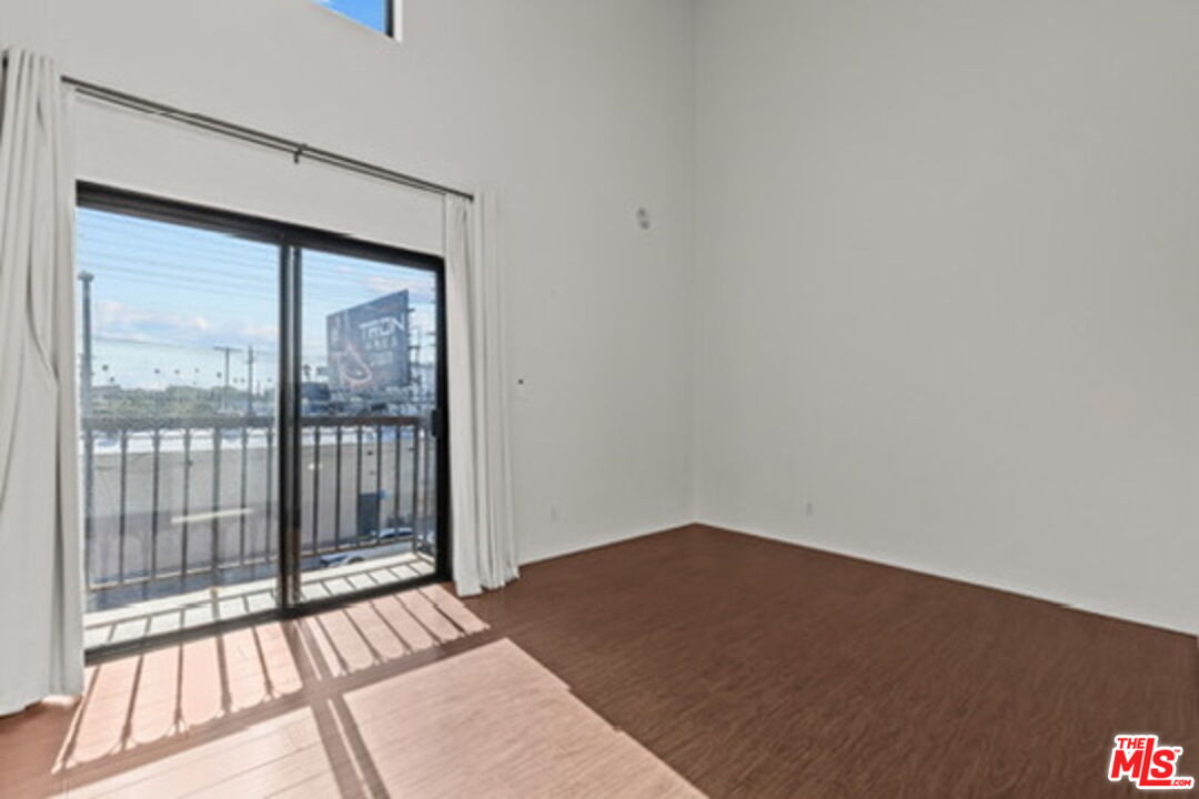 2480 Penmar Ave Unit: 2