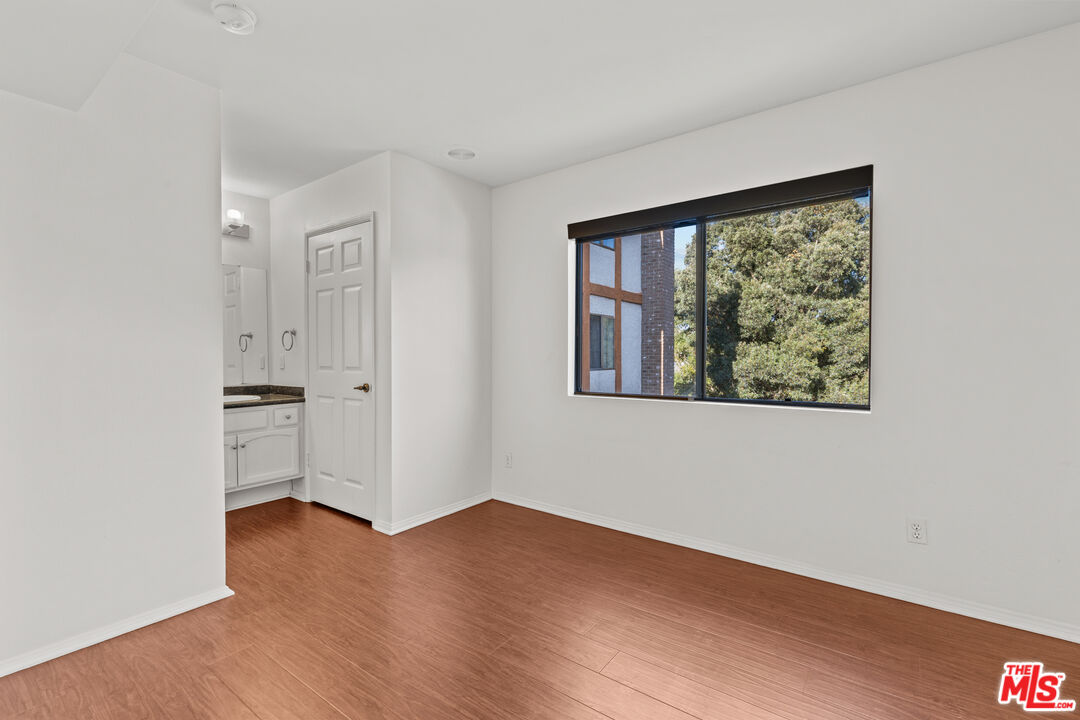 2480 Penmar Ave Unit: 2
