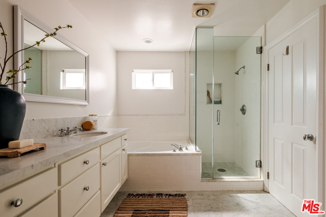 844 17th St Unit: 105