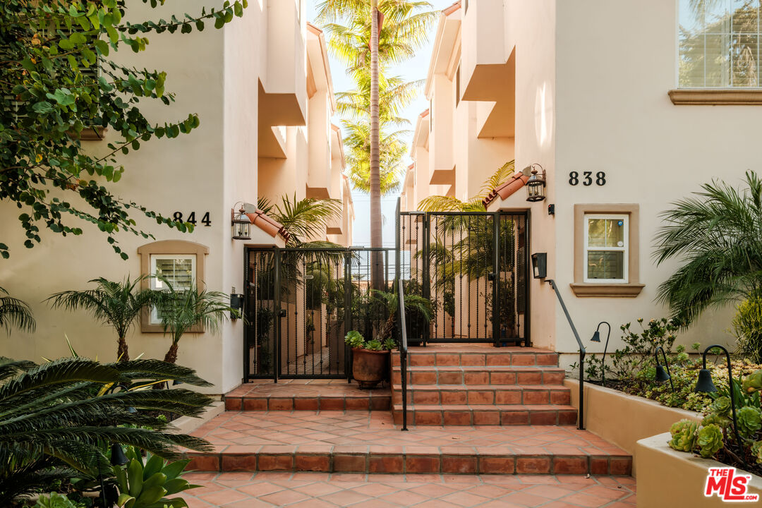 844 17th St Unit: 105