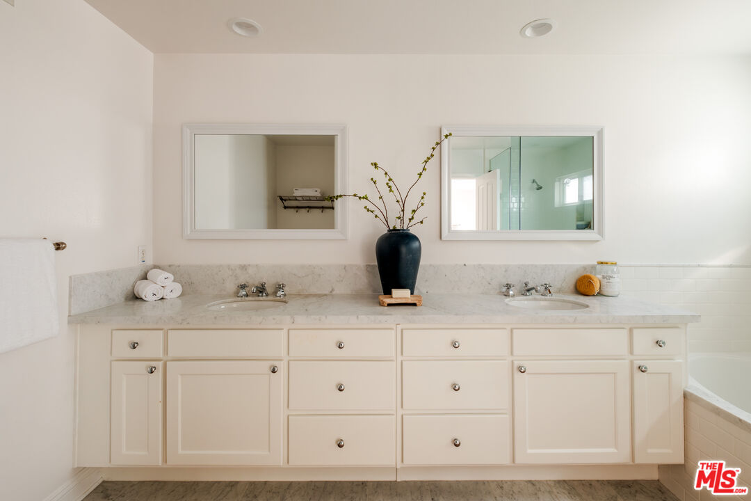 844 17th St Unit: 105