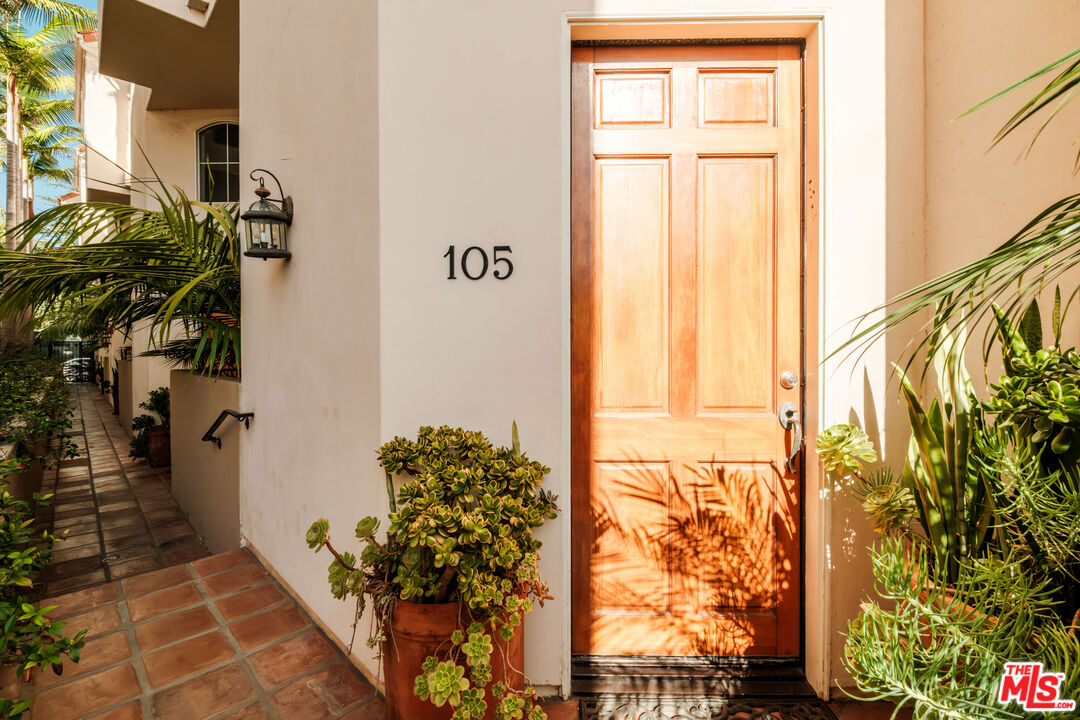 844 17th St Unit: 105