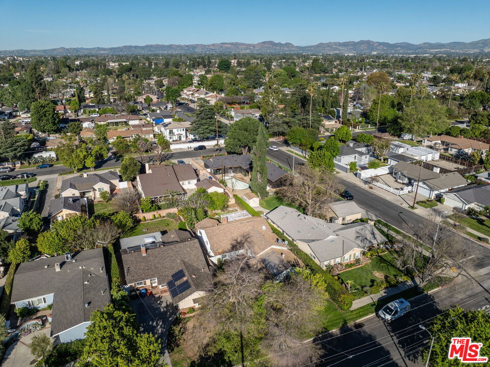 7351 Zelzah Ave