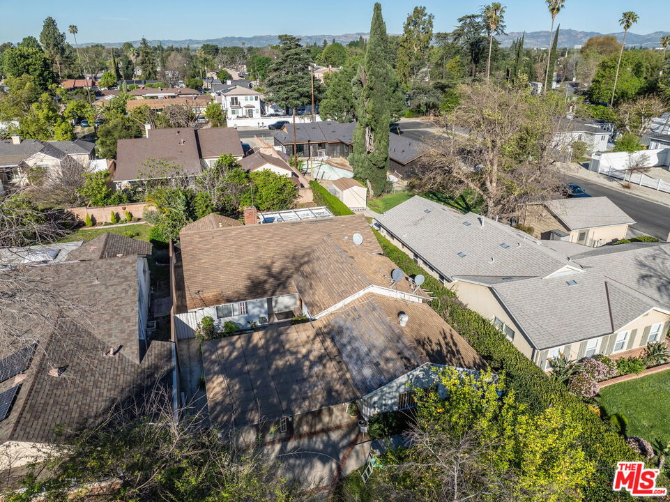 7351 Zelzah Ave