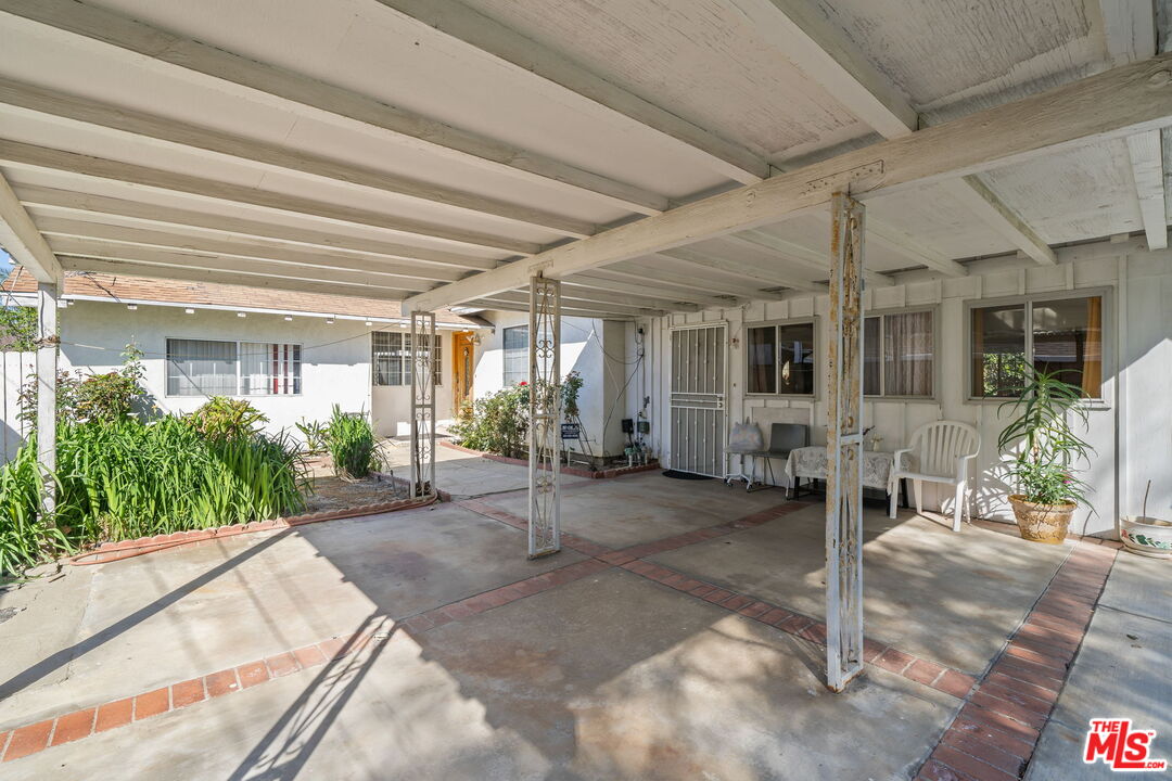 7351 Zelzah Ave