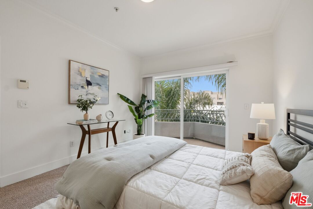 906 S Serrano Ave Unit: 401