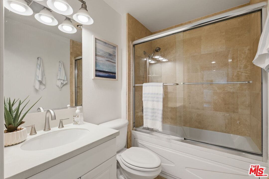 906 S Serrano Ave Unit: 401