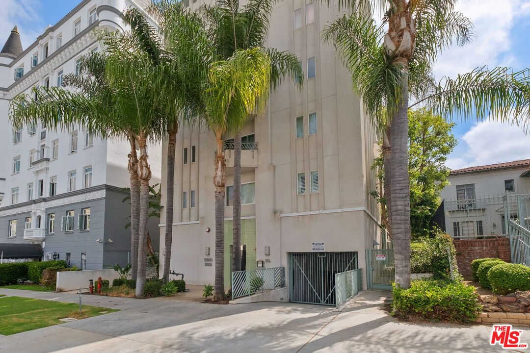906 S Serrano Ave Unit: 401