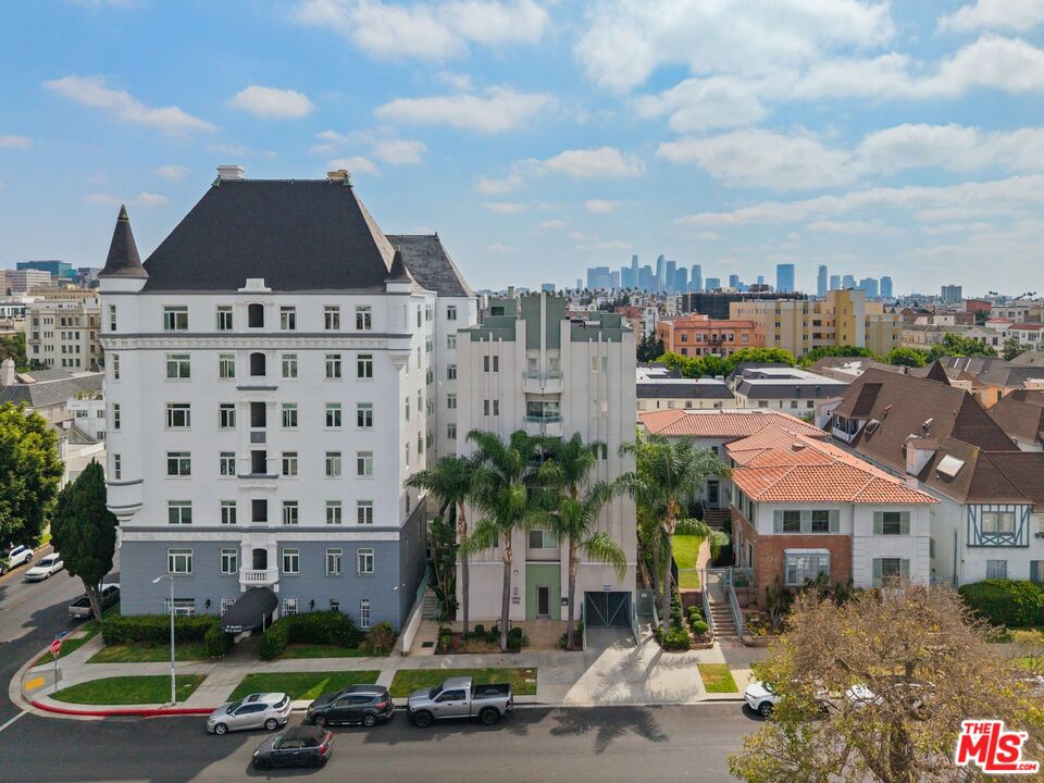 906 S Serrano Ave Unit: 401
