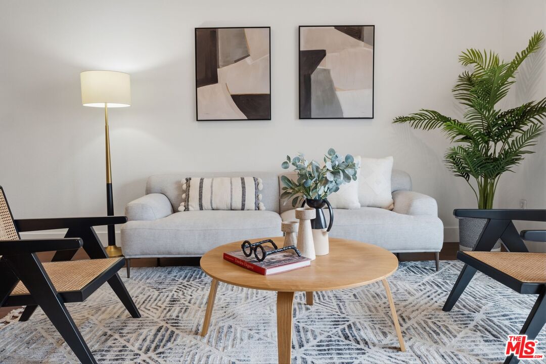 906 S Serrano Ave Unit: 401