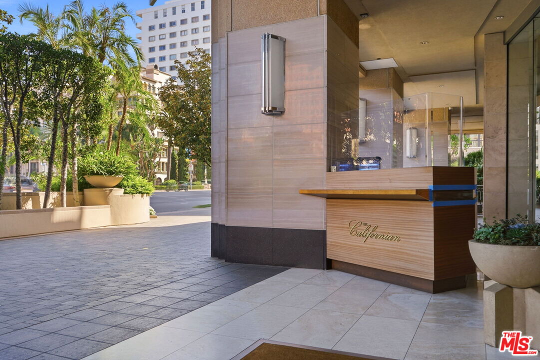 10800 Wilshire Blvd Unit: 403