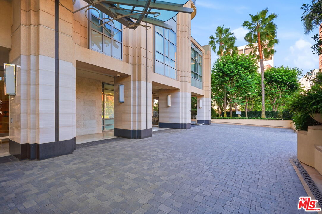 10800 Wilshire Blvd Unit: 403