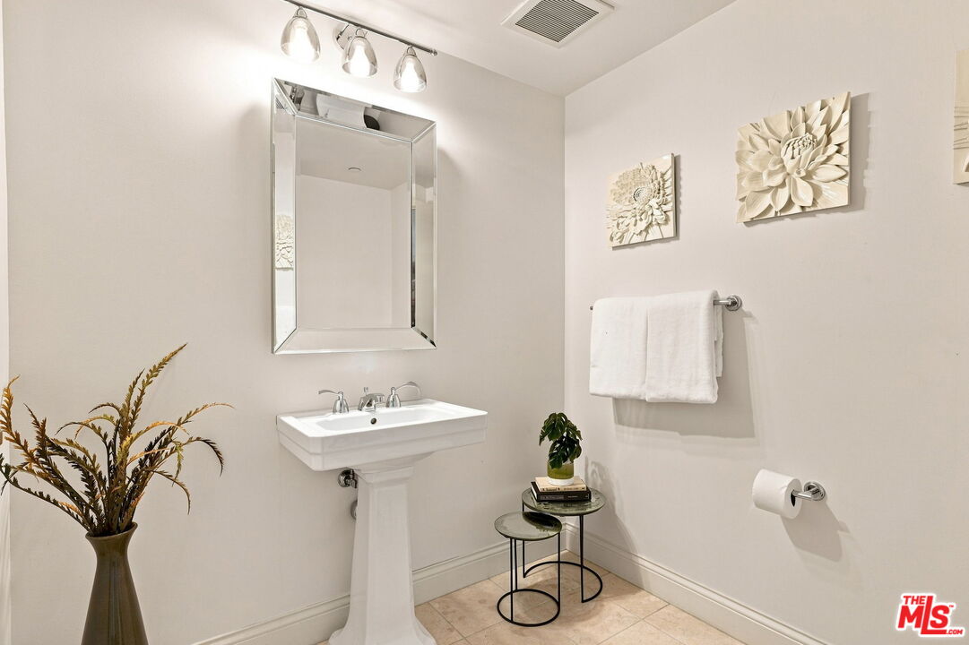 10800 Wilshire Blvd Unit: 403