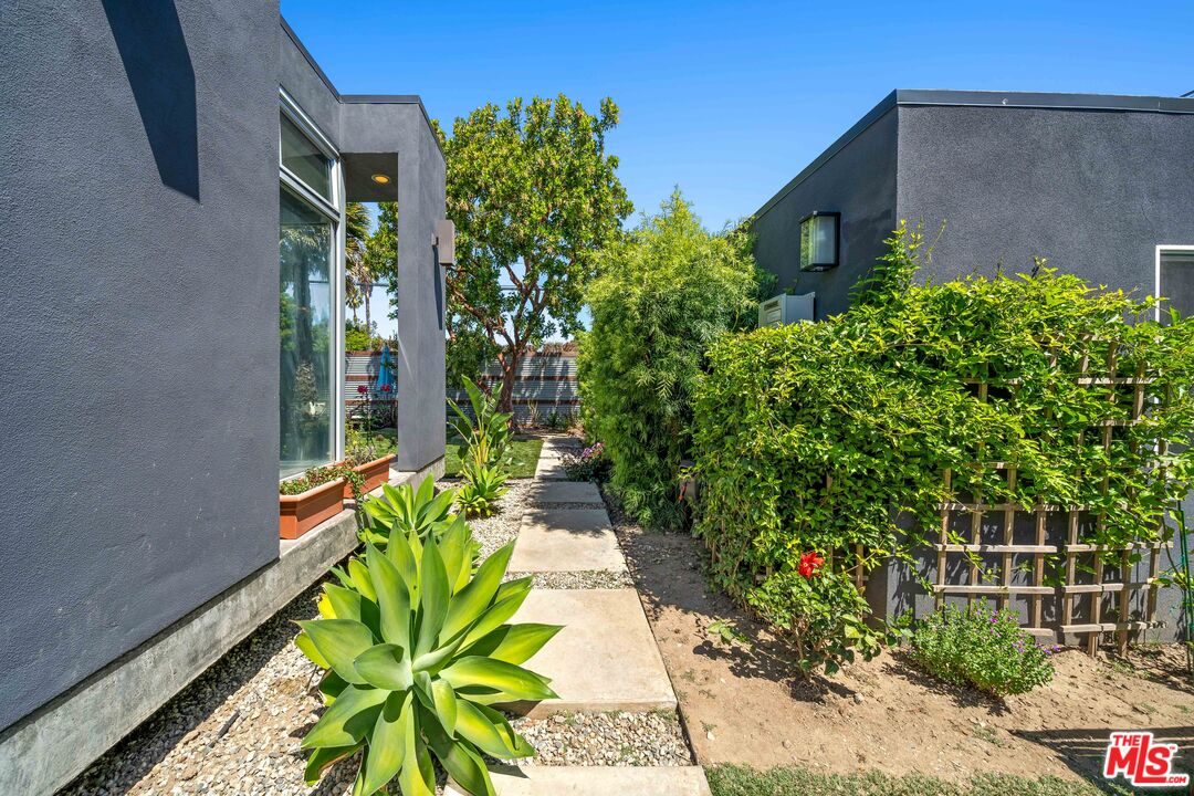 2817 Virginia Ave