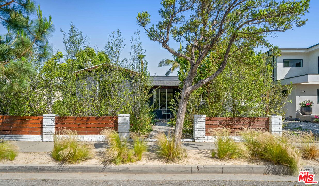 2817 Virginia Ave