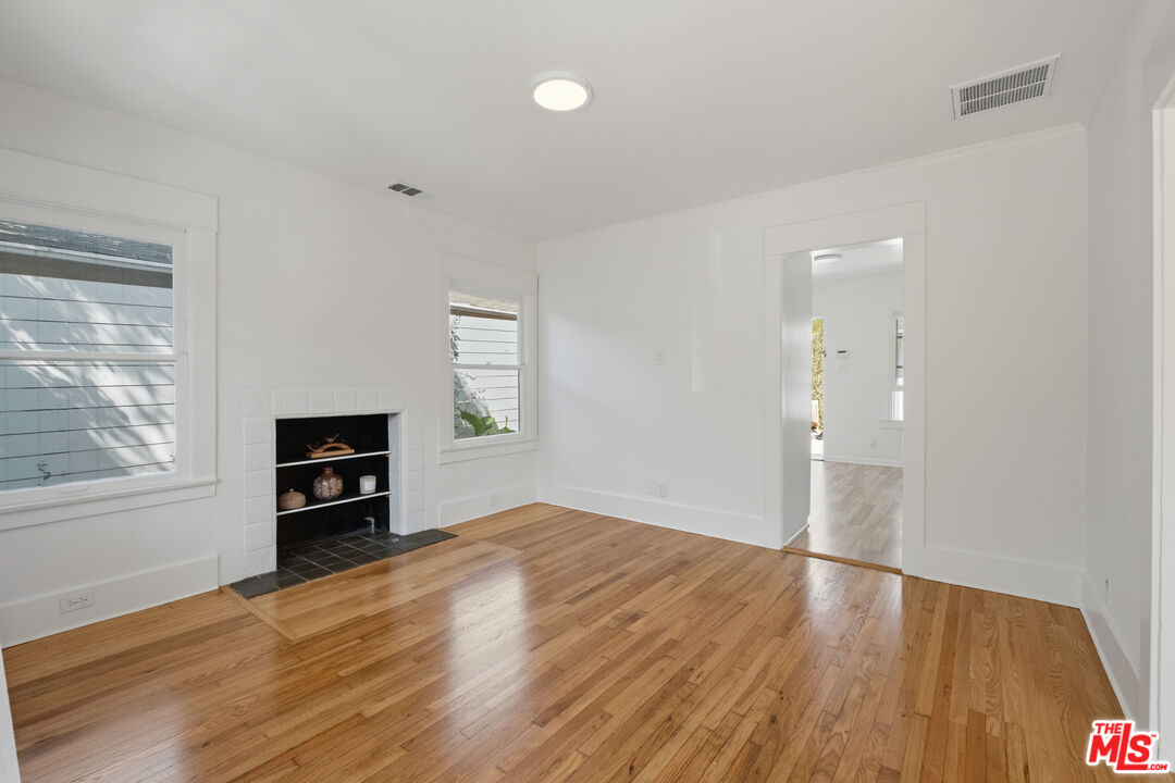 2213 Arizona Ave