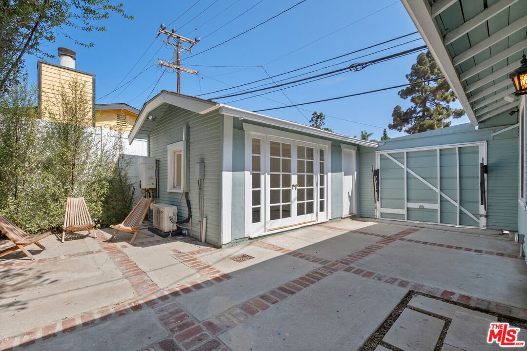 2213 Arizona Ave
