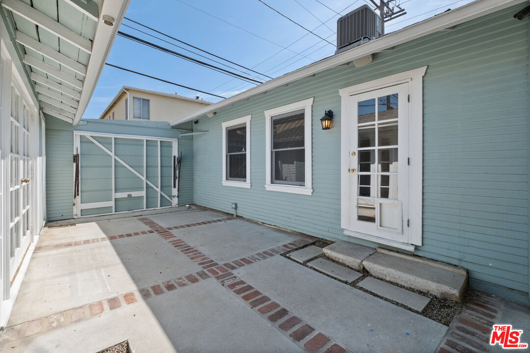 2213 Arizona Ave