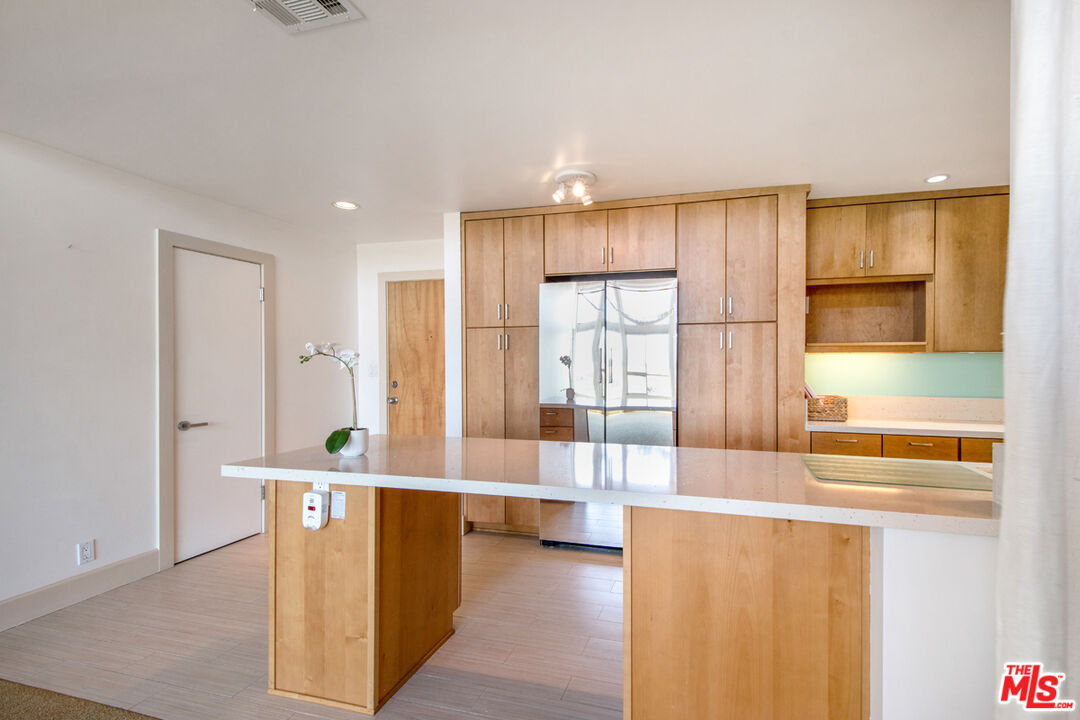 2221 Ocean Ave Unit: 308
