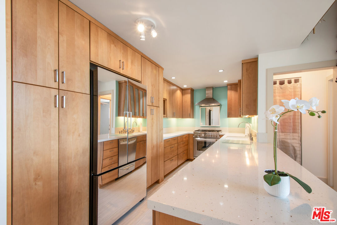 2221 Ocean Ave Unit: 308