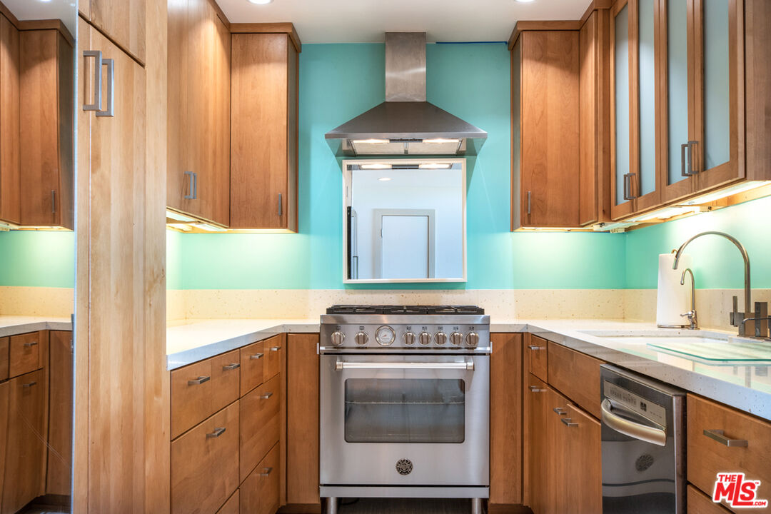 2221 Ocean Ave Unit: 308