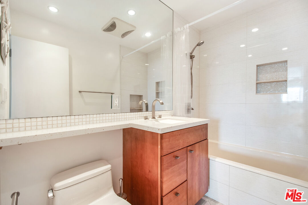 2221 Ocean Ave Unit: 308