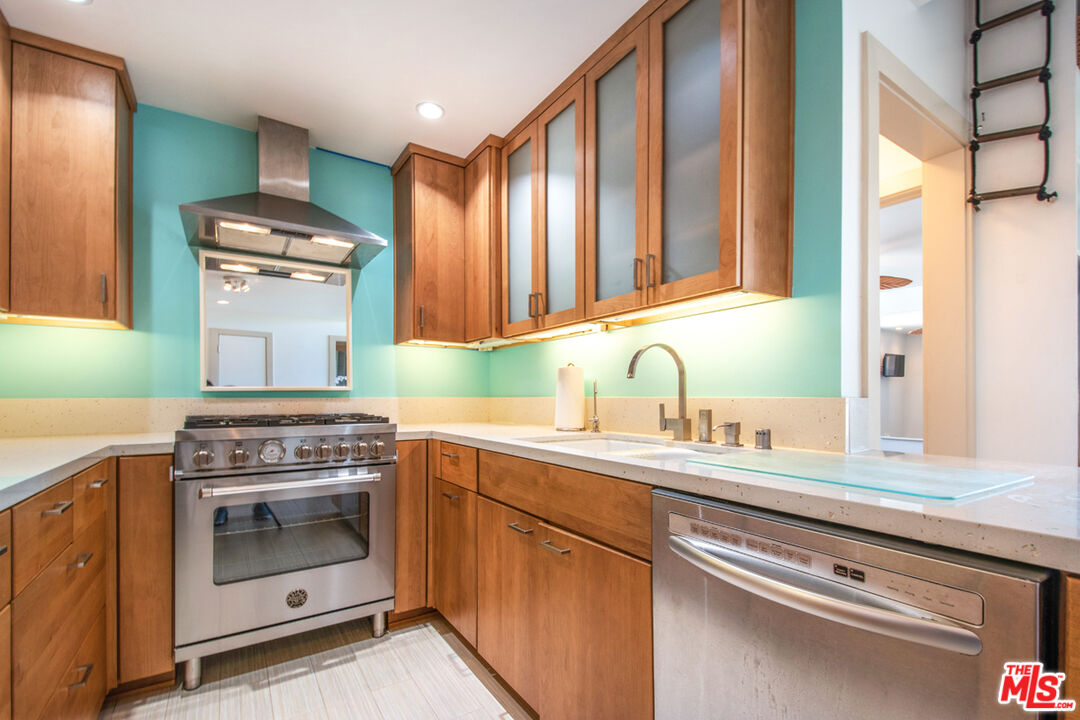 2221 Ocean Ave Unit: 308
