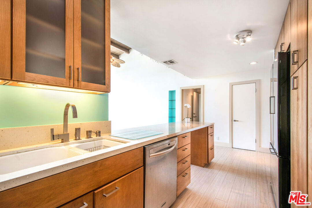 2221 Ocean Ave Unit: 308