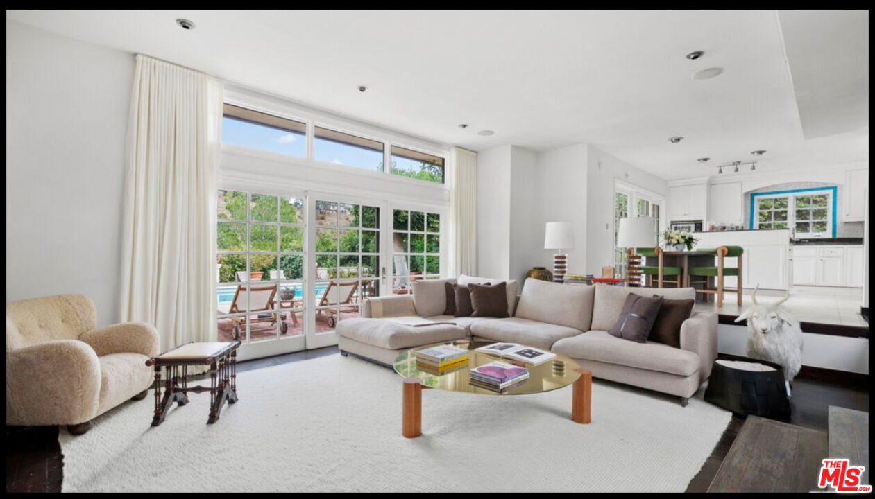 10216 Cielo Dr