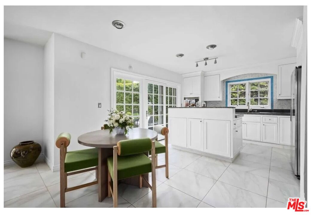 10216 Cielo Dr